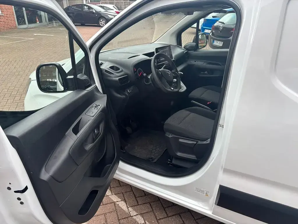Gebraucht Opel Combo Edition 131 PS (96 kW) 2021 Weiß Van / Kleinbus