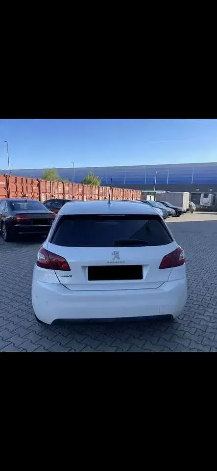 Gebraucht Peugeot 308 Allure 116 PS (85 kW) 2014 Weiß Kleinwagen