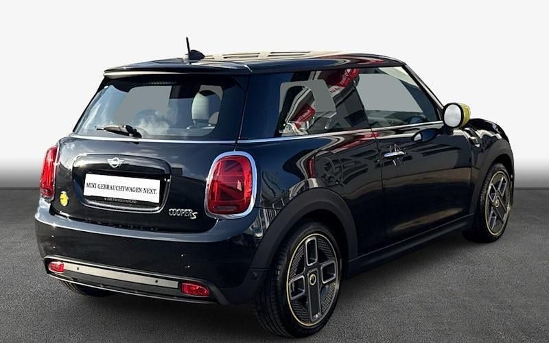Gebraucht Mini Cooper Essential 135 kW (184 PS) 2023 Schwarz Kleinwagen