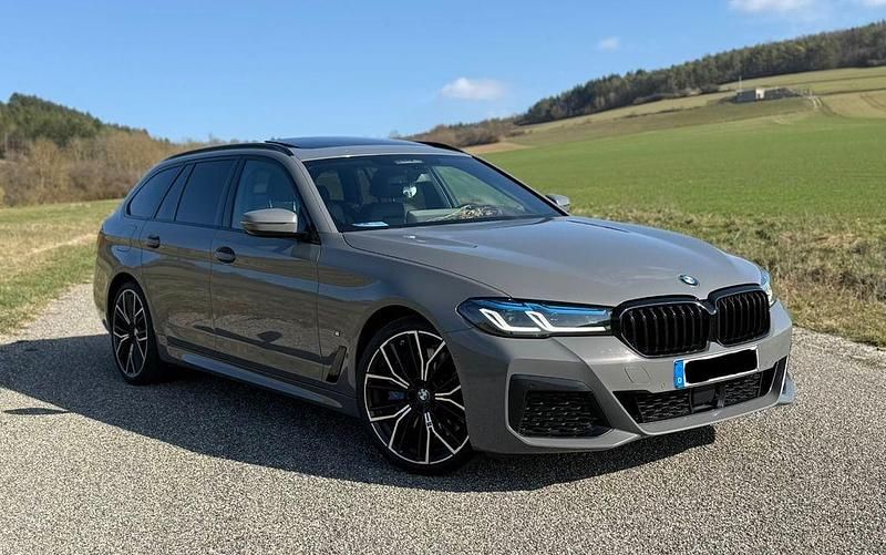 Gebraucht BMW 530 Shadowline 286 PS (210 kW) 2022 Grau Kombi