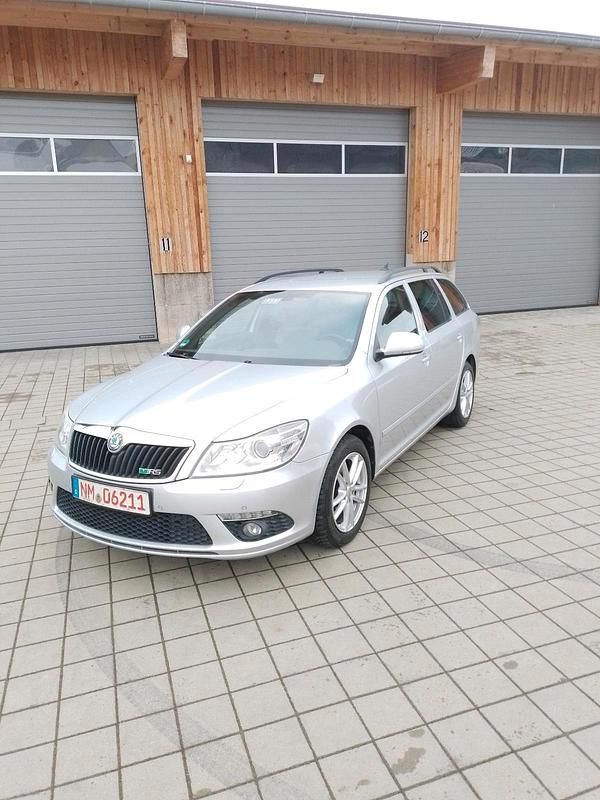 Gebraucht Skoda Octavia 200 PS (147 kW) 2011 Silber Kombi
