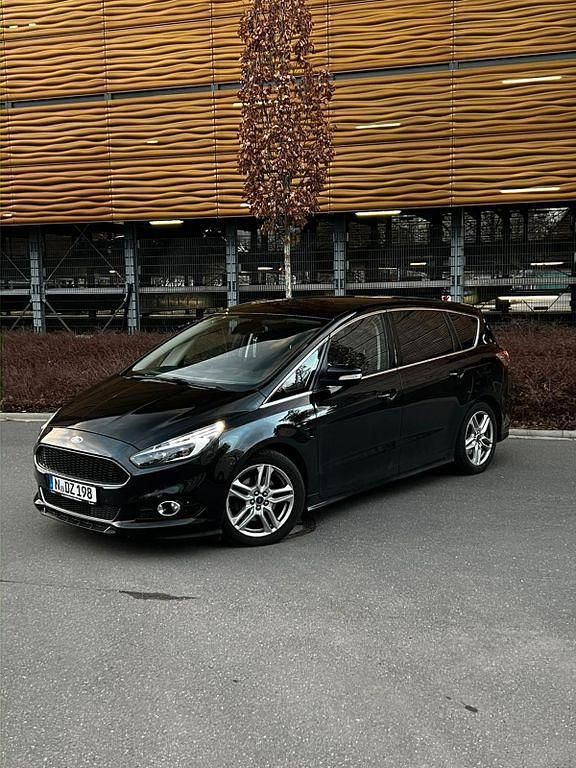 Gebraucht Ford S-MAX Titanium 209 PS (153 kW) 2017 Schwarz Van / Kleinbus