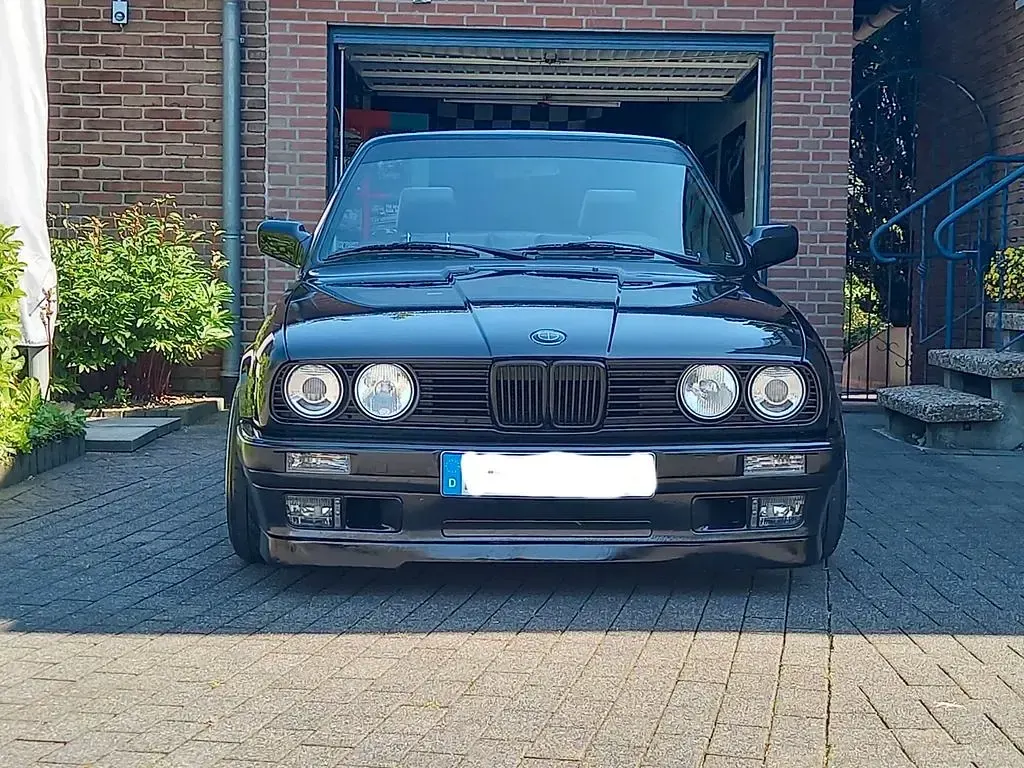 Gebraucht BMW 320 Cabriolet Performance 129 PS (94 kW) 1992 Schwarz Cabrio