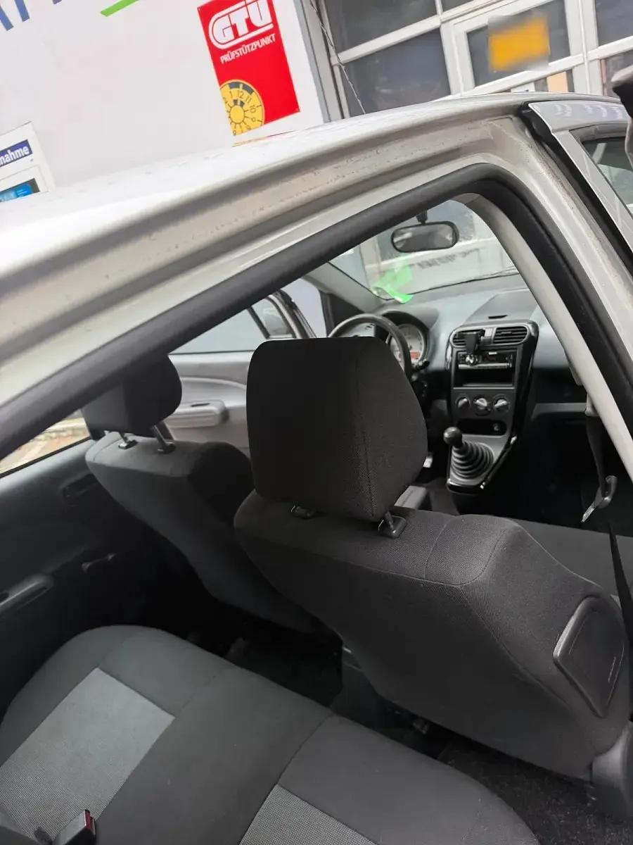 Gebraucht Opel Agila 65 PS (47 kW) 2009 Silber Kleinwagen