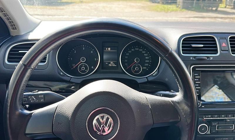 Usado VW Golf VI 105 HP (77 kW) 2010 Prateado Citadino