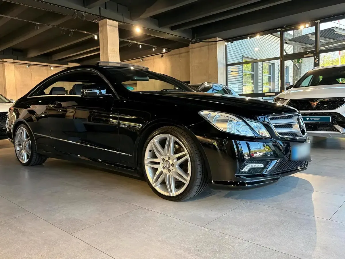 Second-hand Mercedes E250 204 CP (150 kW) 2010 Negru Coupe