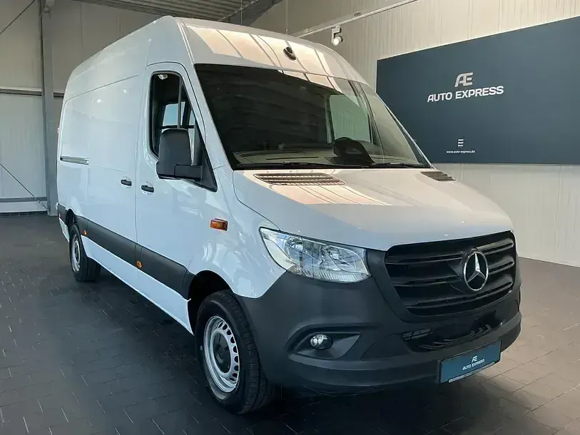 Używany Mercedes Sprinter 170 KM (125 kW) 2024 Biały Van