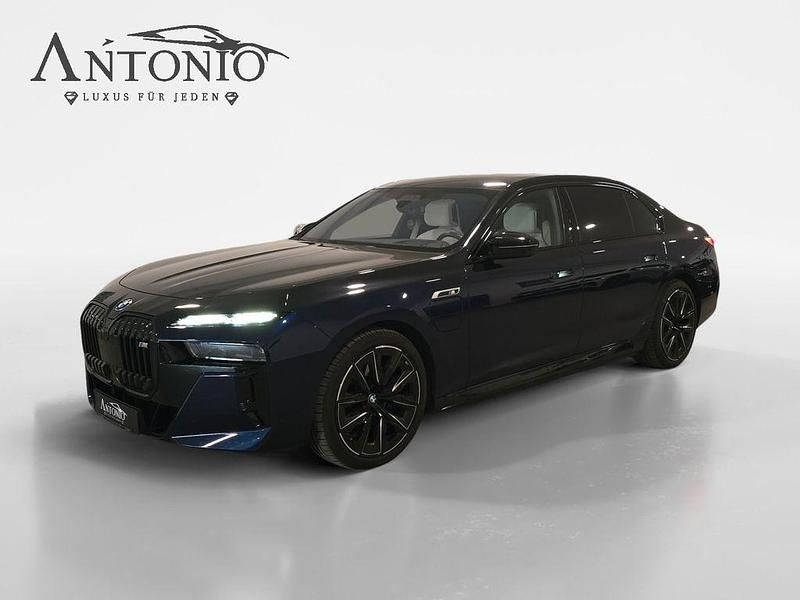 Blau Gebraucht 2023 BMW M760e Performance Limousine | 124.990 € - Bild 1/4
