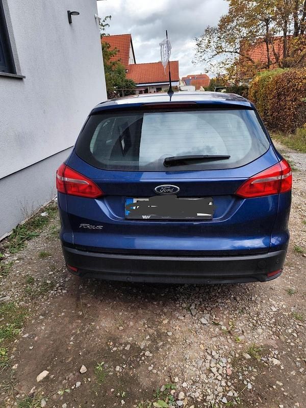 Gebraucht Ford Focus Business Edition 120 PS (88 kW) 2015 Blau Kombi