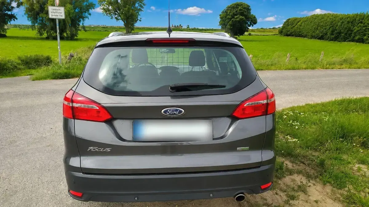 Gebraucht Ford Focus Titanium 150 PS (110 kW) 2015 Grau Kombi
