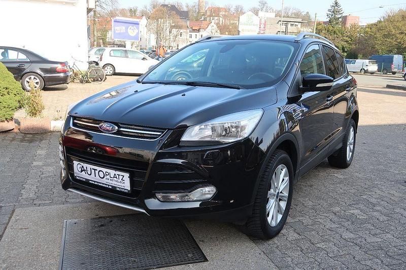 Gebraucht Ford Kuga Titanium 150 PS (110 kW) 2015 Schwarz SUV