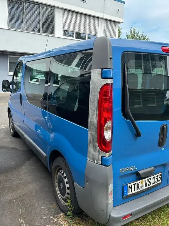 Gebraucht Opel Vivaro 114 PS (83 kW) 2011 Blau Van / Kleinbus