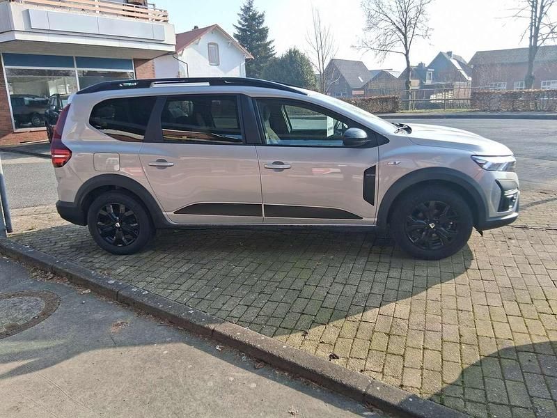 Usata Dacia Jogger Extreme 101 CV (74 kW) 2023 Grigio Monovolume