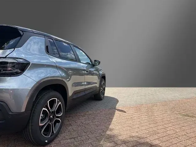 Neu Jeep Avenger Summit 110 PS (80 kW) 2026 Grau SUV
