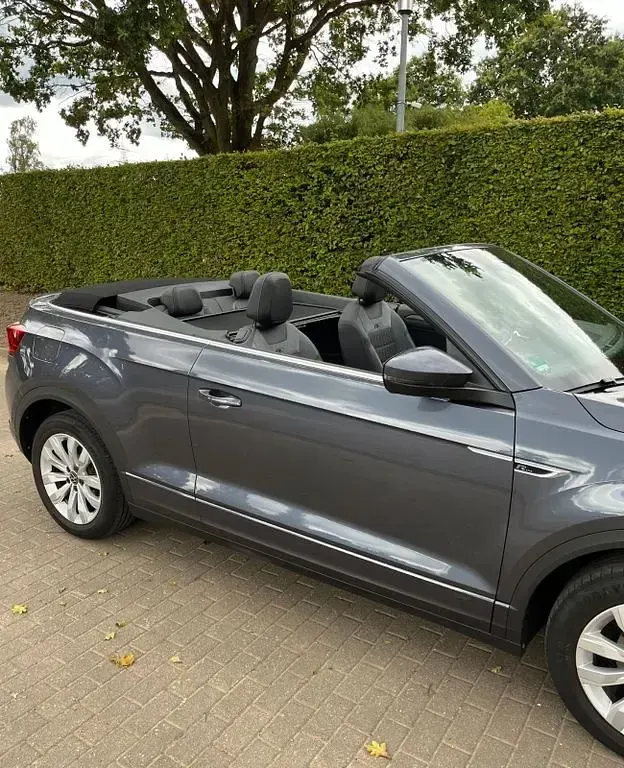Gebraucht VW T-Roc Cabriolet Active 150 PS (110 kW) 2021 Grau Cabrio