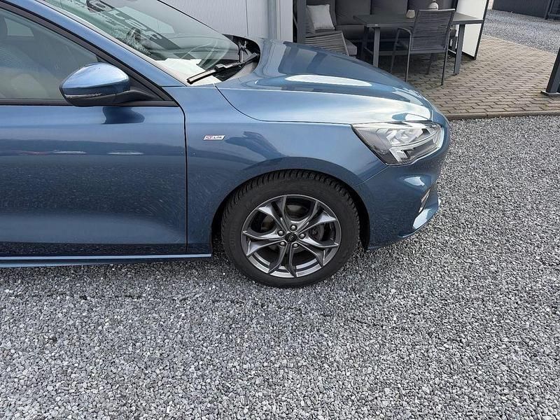 Gebraucht Ford Focus ST-Line 120 PS (88 kW) 2021 Blau Limousine