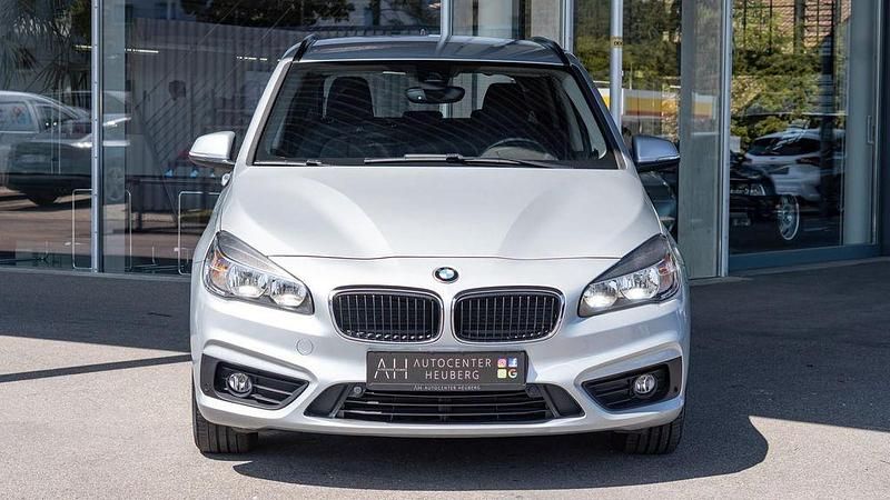 Gebraucht BMW 218 Advantage 136 PS (100 kW) 2018 Silber Van / Kleinbus