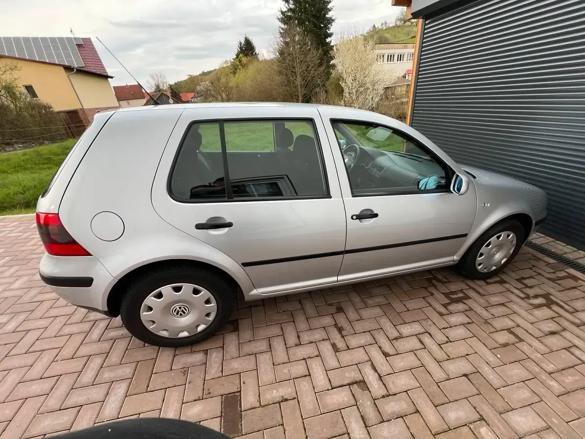 Gebraucht VW Golf IV Edition 75 PS (55 kW) 2001 Silber Limousine