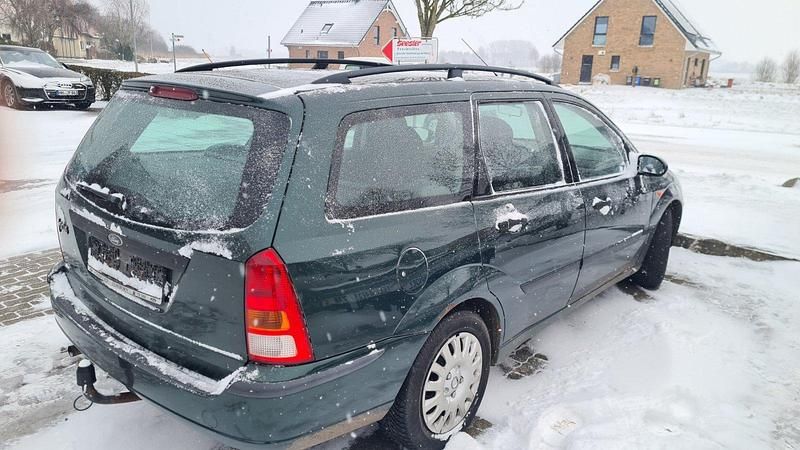 Gebraucht Ford Focus Viva 101 PS (74 kW) 2004 Grün Kombi