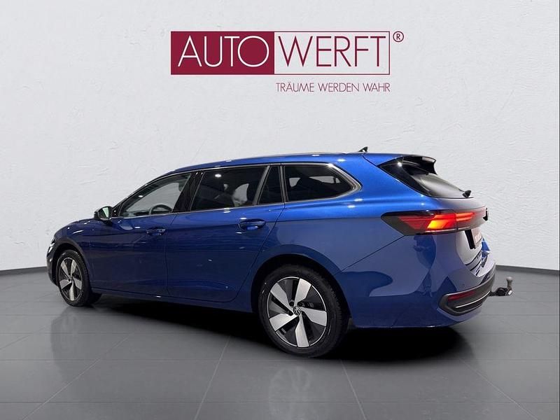 Gebraucht VW Passat IQ Drive 150 PS (110 kW) 2024 Blau Kombi