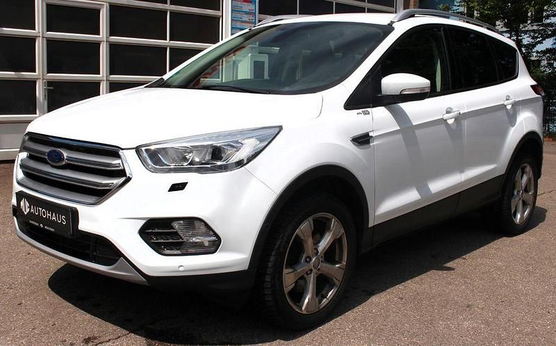 Weiß Gebraucht 2019 Ford Kuga Titanium SUV | 16.999 € (Guter Preis) - Bild 1/4