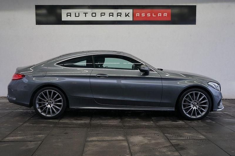 Grau Gebraucht 2017 Mercedes C300 AMG line Coupé | 29.880 € (Guter Preis) - Bild 1/4