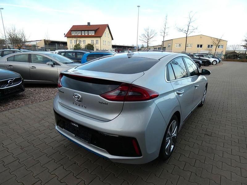 Gebraucht Hyundai Ioniq Style 105 PS (77 kW) 2017 Silber Kleinwagen