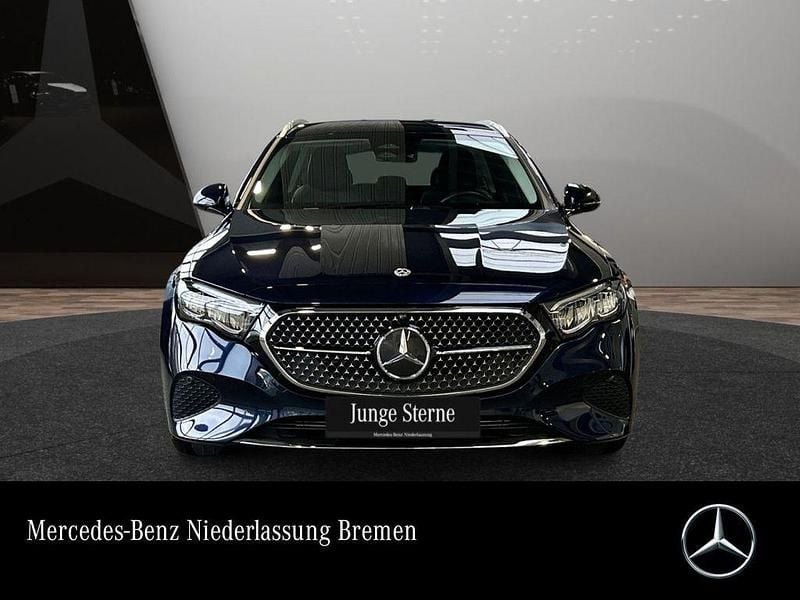 Blau Gebraucht 2025 Mercedes E300 Advanced Limousine | 47.990 € (Superpreis) - Bild 1/3