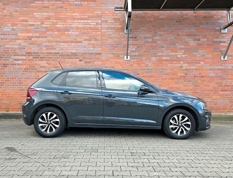 Gebraucht VW Polo Active 110 PS (80 kW) 2021 Grau Kleinwagen