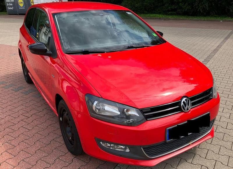 Rot Gebraucht 2012 VW Polo Match | 4.950 € - Bild 1/4
