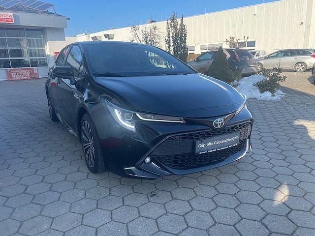 Gebraucht Toyota Corolla Hybrid Team 122 PS (89 kW) 2021 Schwarz Limousine