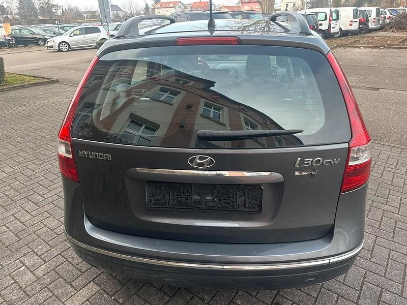 Gebraucht Hyundai i30 109 PS (80 kW) 2009 Grau Kombi