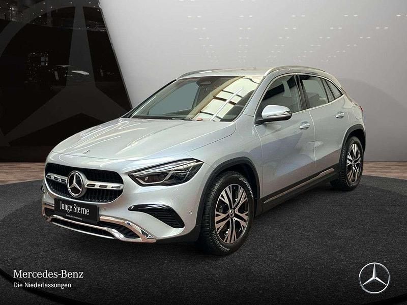Gebraucht Mercedes GLA180 Progressive 136 PS (100 kW) 2024 Silber SUV