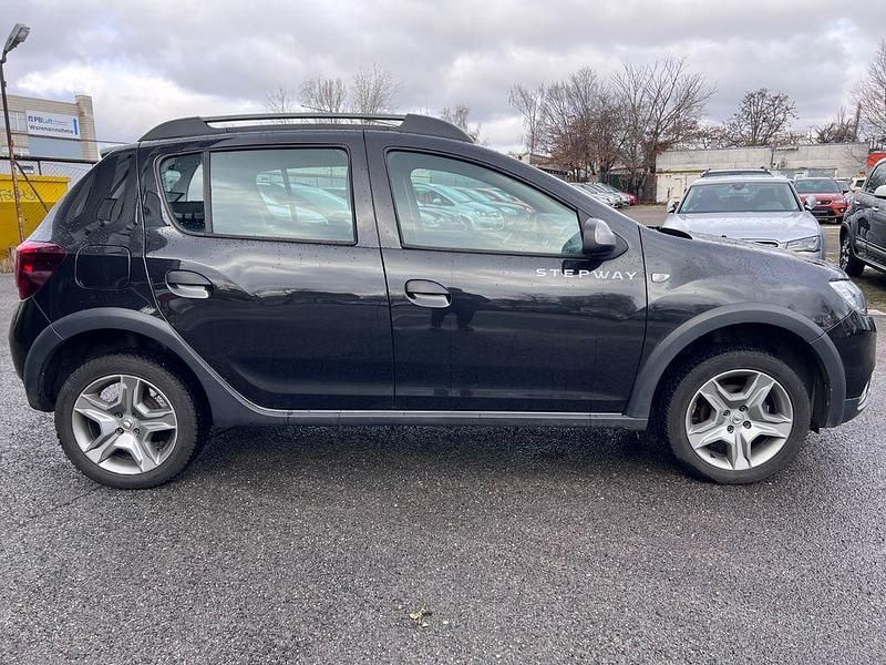 Gebraucht Dacia Sandero Stepway 73 PS (53 kW) 2019 Schwarz SUV