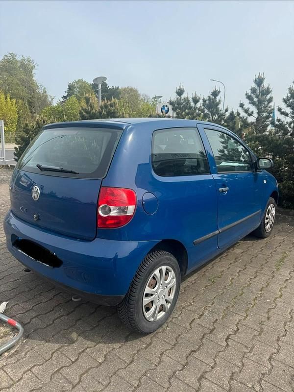 Second-hand VW Fox 55 CP (40 kW) 2009 Albastru Hatchback