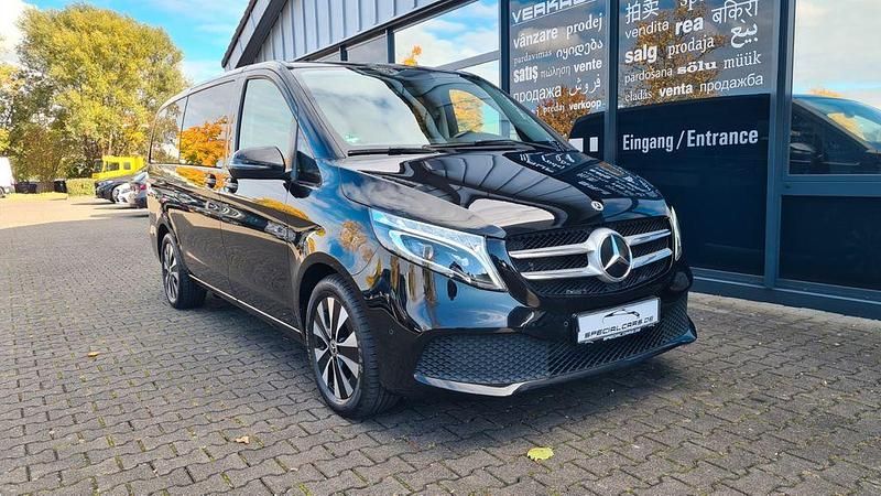 Schwarz Gebraucht 2022 Mercedes V220 Sport Van / Kleinbus | 41.490 € (Superpreis) - Bild 1/4