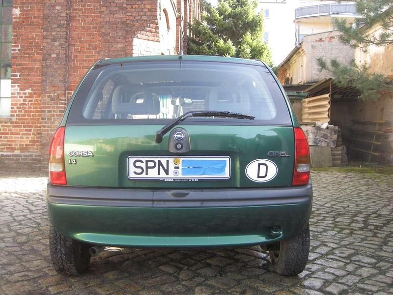 Gebraucht Opel Corsa 60 PS (44 kW) 1996 Grün Kleinwagen