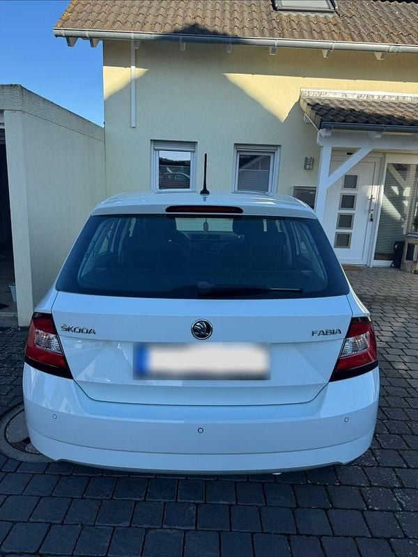 Gebraucht Skoda Fabia Cool Edition 60 PS (44 kW) 2017 Weiß Kleinwagen