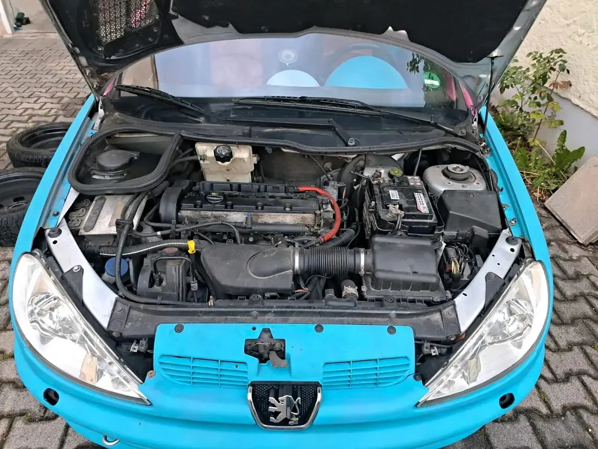 Gebraucht Peugeot 206 CC 136 PS (100 kW) 2002 Silber Cabrio