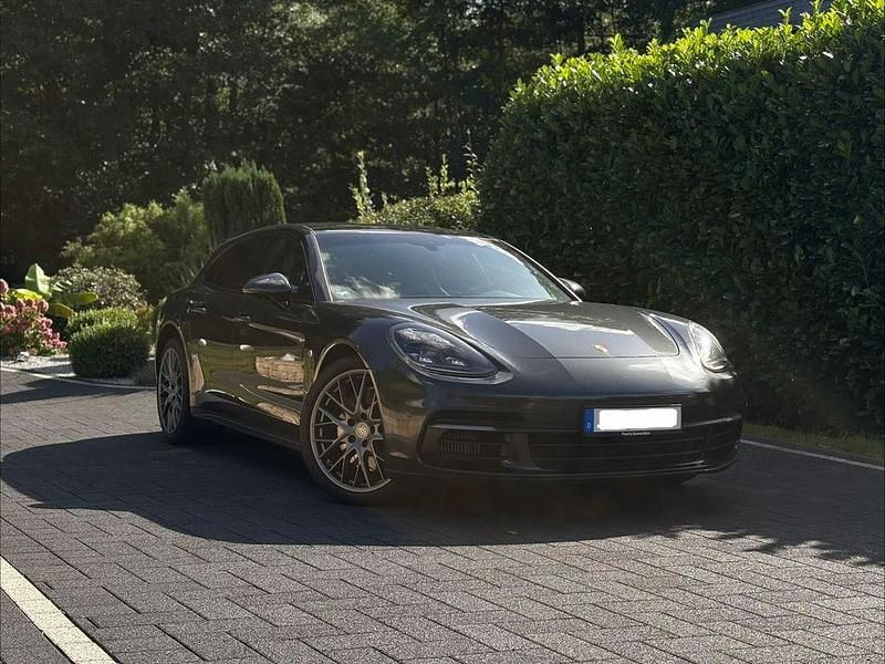 Grau Gebraucht 2017 Porsche Panamera 4S Sport Turismo Limousine | 59.490 € (Superpreis) - Bild 1/4