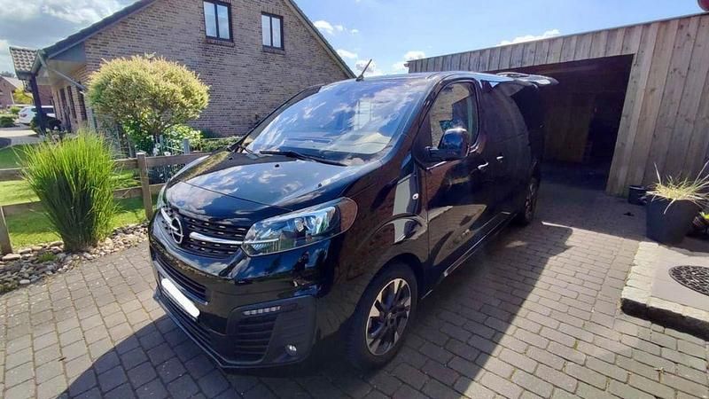 Schwarz Gebraucht 2023 Opel Zafira Life Edition Van | 33.000 € (Guter Preis) - Bild 1/4