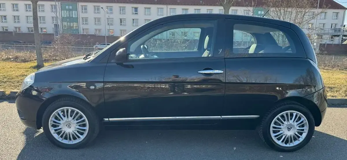 Gebraucht Lancia Ypsilon 77 PS (56 kW) 2007 Schwarz Kleinwagen