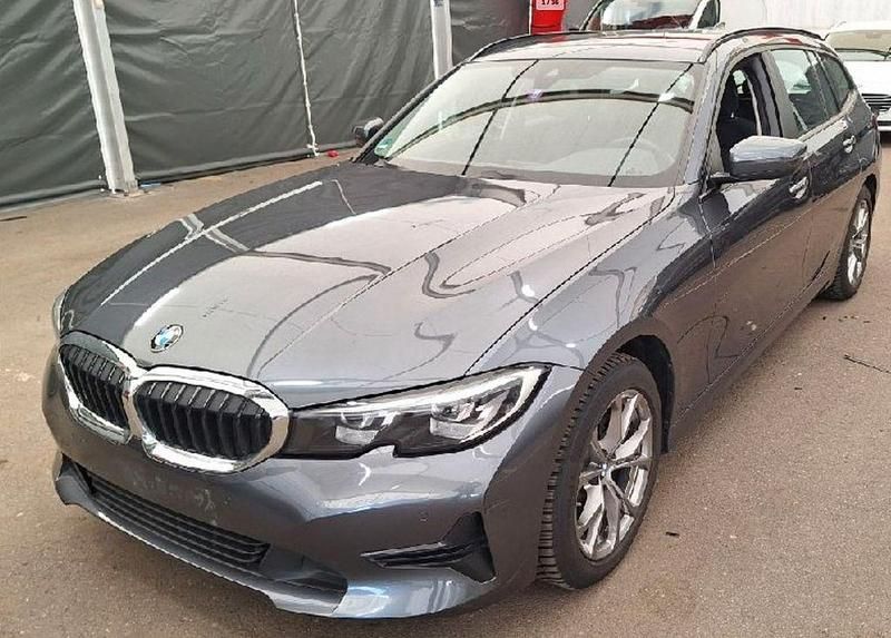Gebraucht BMW 320 190 PS (139 kW) 2022 Grau Kombi