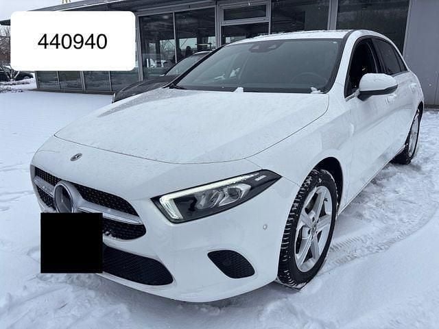 Weiß Gebraucht 2023 Mercedes A250 Limousine | 23.450 € (Superpreis) - Bild 1/4