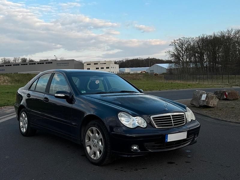 Gebraucht Mercedes C180 143 PS (105 kW) 2004 Schwarz Limousine