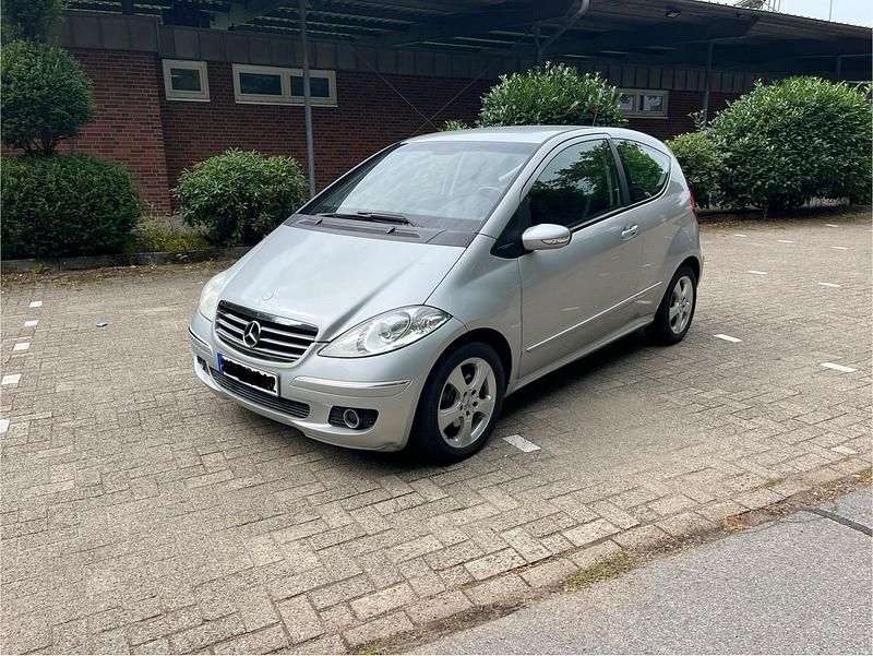 Grau Gebraucht 2005 Mercedes A170 Kleinwagen | 2.290 € (Fairer Preis) - Bild 1/4