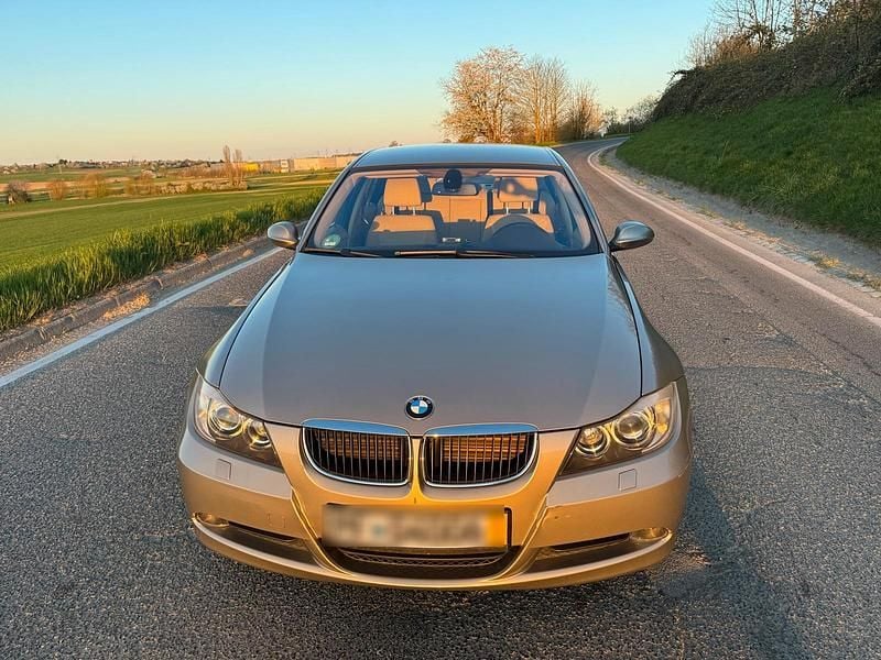 Gebraucht BMW 318 143 PS (105 kW) 2008 Andere farben Limousine