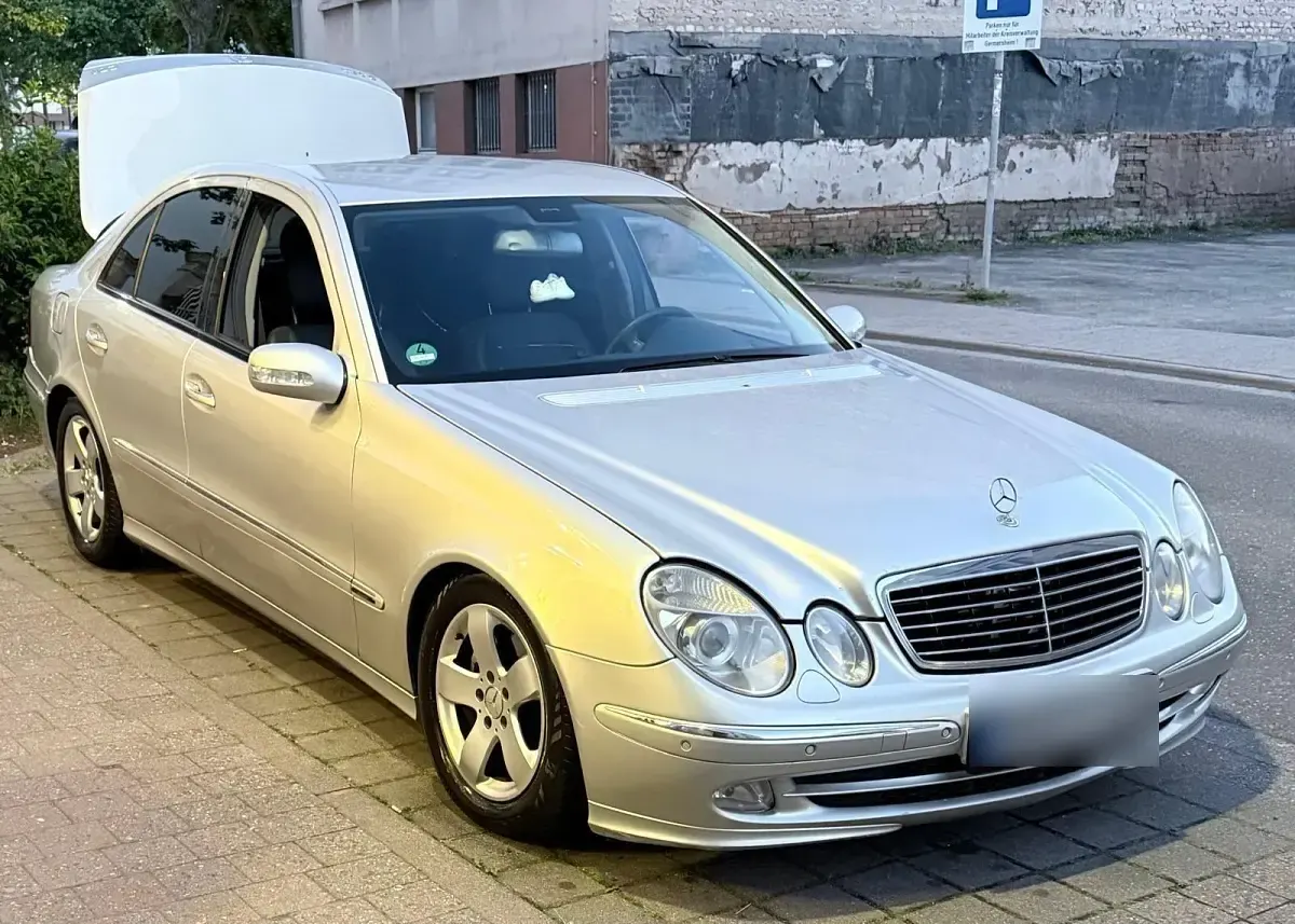 Gebraucht Mercedes E270 Avantgarde 170 PS (125 kW) 2004 Silber Limousine