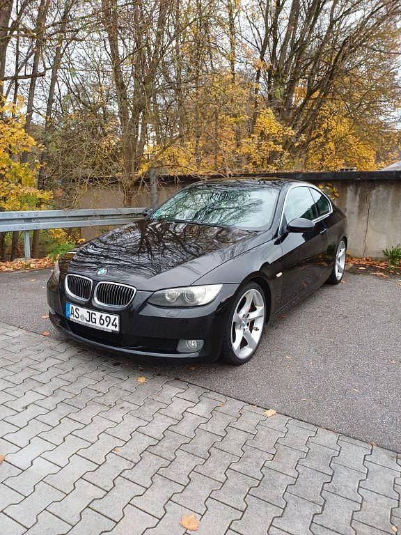 Beige Gebraucht 2009 BMW 330 Performance Coupé | 9.600 € (Guter Preis) - Bild 1/4