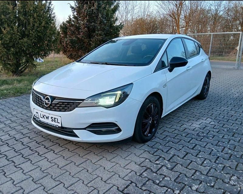 Gebraucht Opel Astra Edition 105 PS (77 kW) 2021 Weiß Limousine